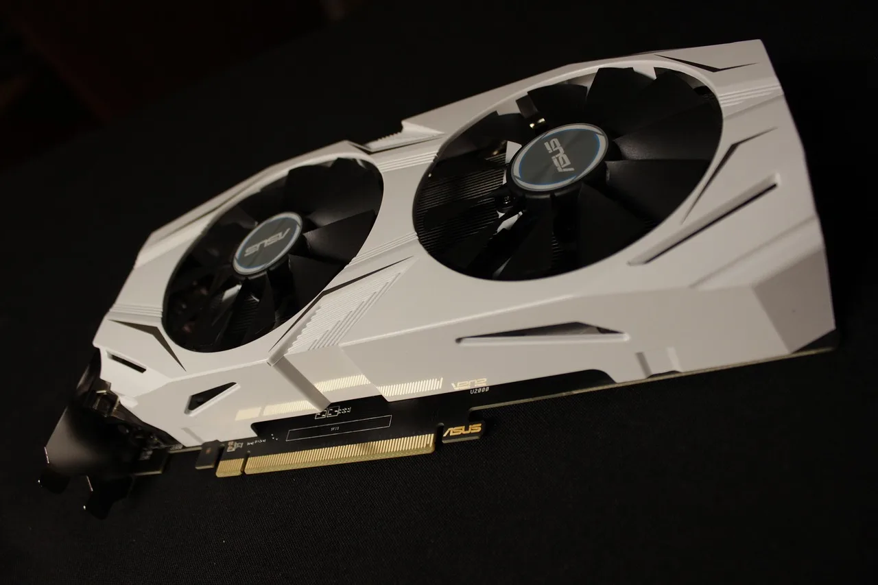PCパーツを白で揃えたい人へ。『INNO3D GeForce RTX 5070 Ti X3 OC WHITE』を実機スペックから読み解く